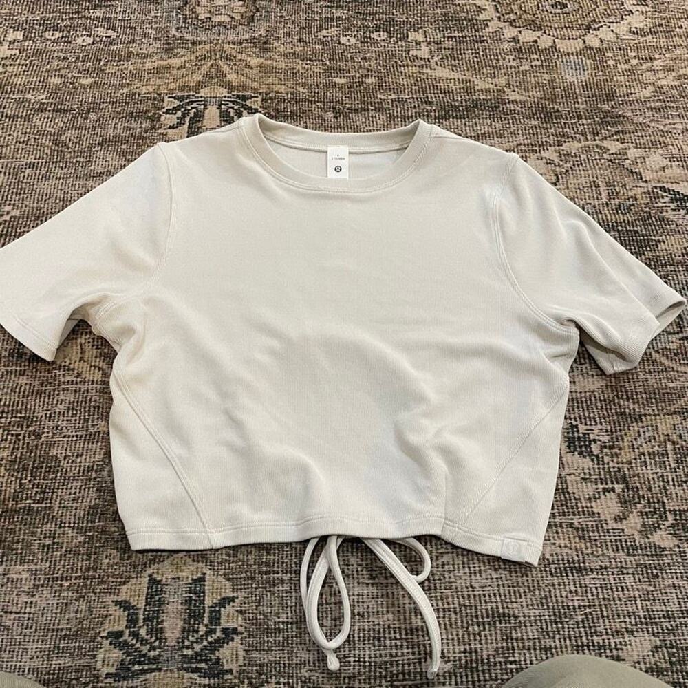 Lululemon Ribbed Cropped Cinch Back Cutout Tee Size 6 Ivory Cream Short Sleeve